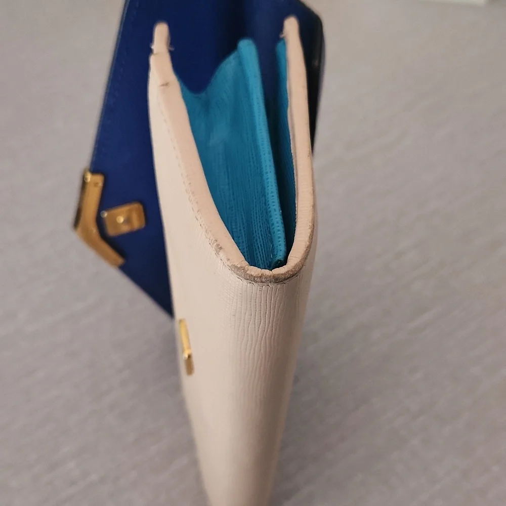 Fendi Contintental Leather Wallet W/Box And Cards - Picture 13 of 16